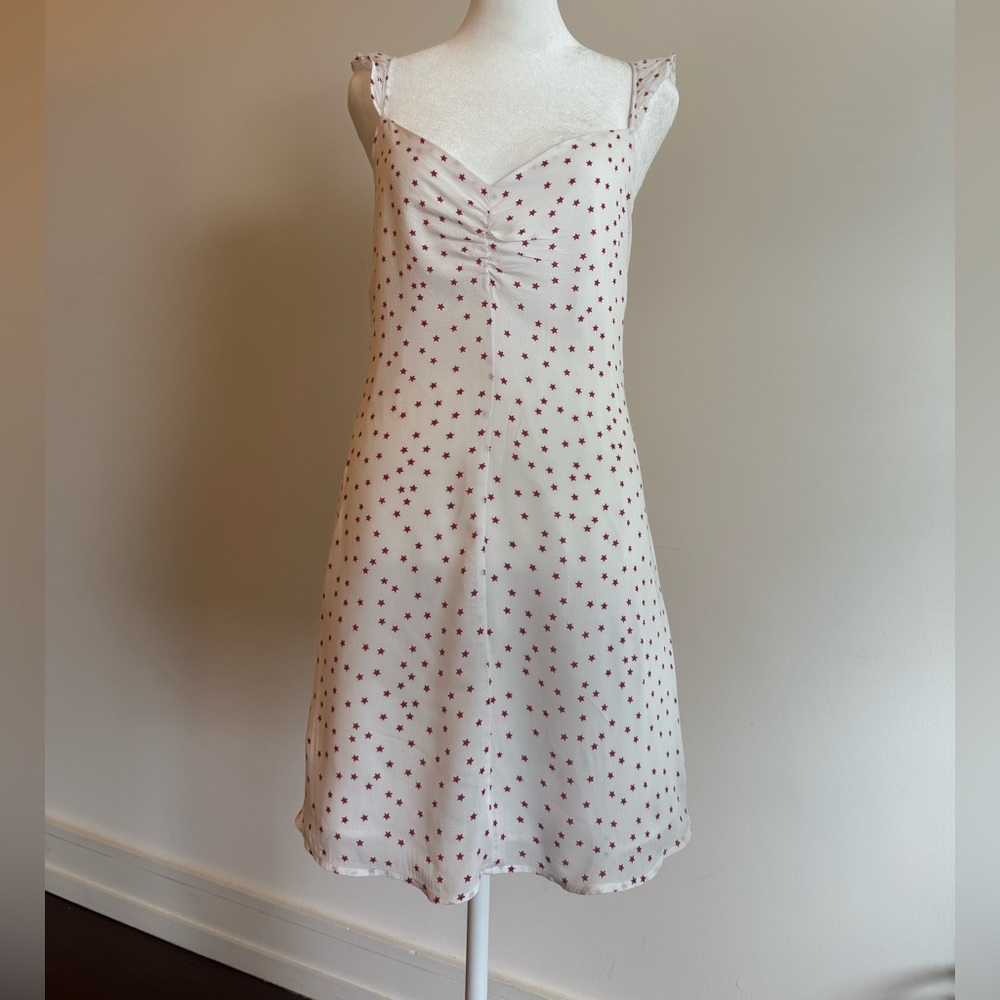 BB Dakota White Mini Dress with Red Star Pattern - Picture 3 of 13